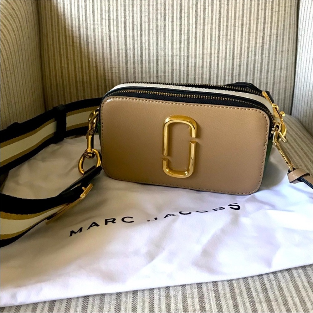 Marc Jacobs THE
SNAPSHOT Bag